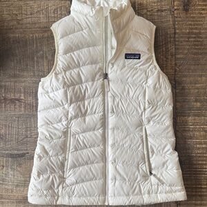 Patagonia Women's Off-White Quilted Vest